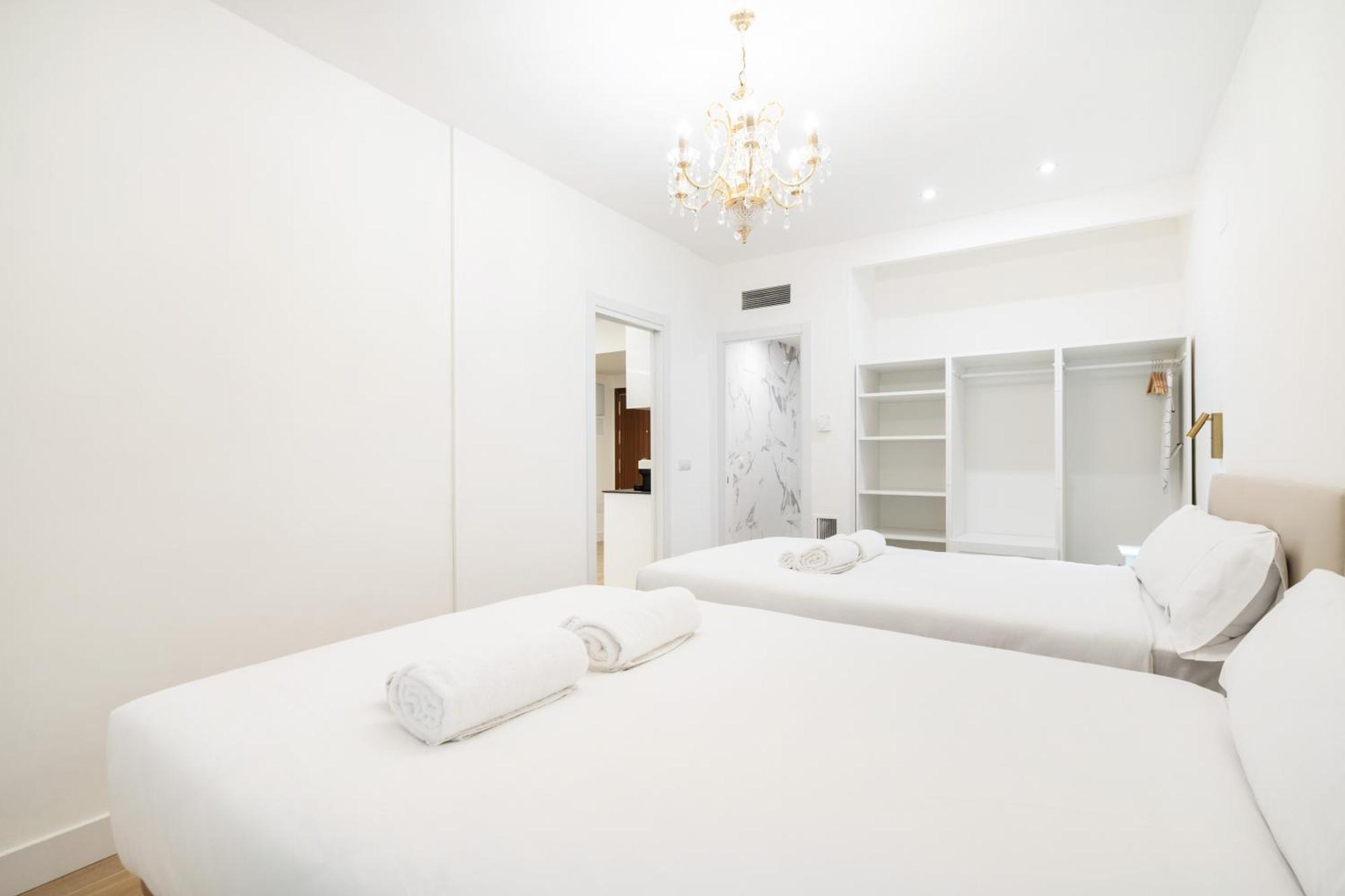 Apartamento Unico En Gran Via Apartment Madrid Ngoại thất bức ảnh