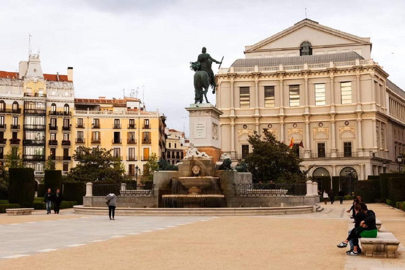 Apartamento Unico En Gran Via Apartment Madrid Ngoại thất bức ảnh